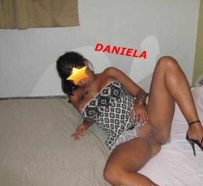 **DANIELA PIEL CANELA.. CUERPAZO NATURAL.. JOVENCITA