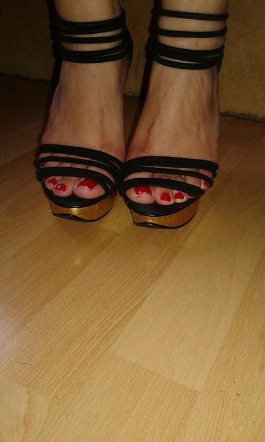 VEN A JUGAR CON NUESTROS PIES