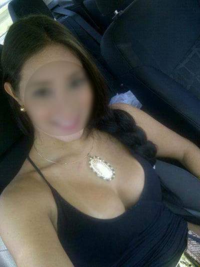 PAOLA SOLITA EN CASA Y MUY CACHONDA VEN Y HACEMOS COSITAS RI