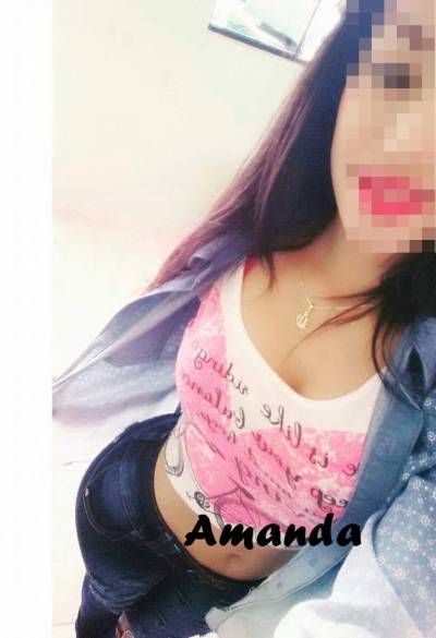 3 AMIGAS CARIÑOSAS Y BESUCONAS HASTA LAS 22H EN C/ROSSELLO C