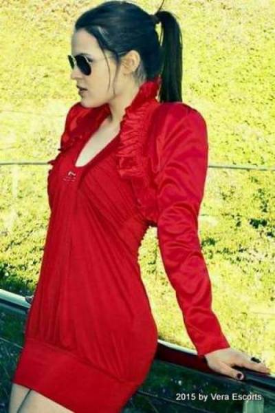 DASHA COMPLACIENTE Y MUY ATREVIDA