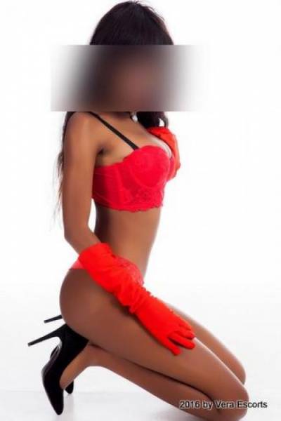 JOVEN AMERICANA MUY ENTREGADA