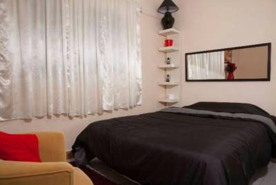 SE ALQUILAN HABITACIONES POR SEMANA