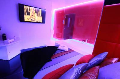 SE BUSCA RECEPCIONISTA EN LOCAL DE RELAX