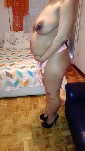 EMBARAZADA 7 MESES MORBOSA Y CON UN COÑITO JUGOSO