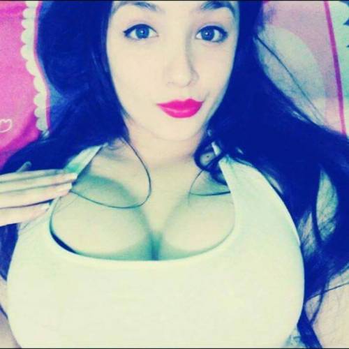 DINA, ESCORT DE PURA RAZA Y BELLEZA EXÓTICA