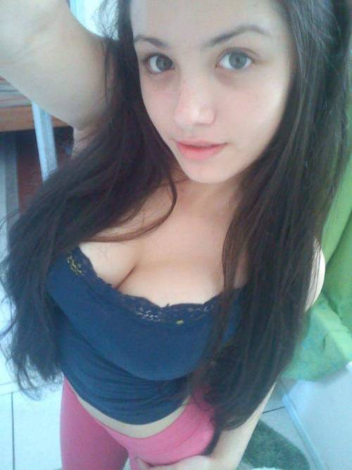 DINA, ESCORT DE PURA RAZA Y BELLEZA EXÓTICA