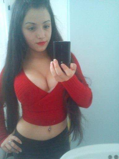 DINA, ESCORT DE PURA RAZA Y BELLEZA EXÓTICA