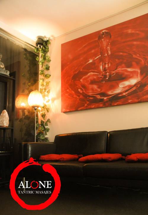 SE NECESITAN MASAJISTAS