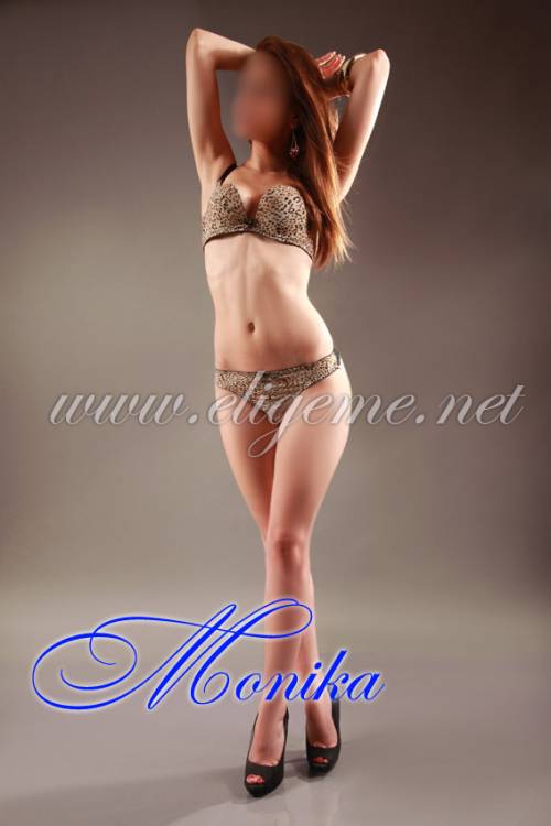 MONIKA, PRECIOSA JOVEN CATALANA 18 AÑOS…MUY SEDUCTORA….