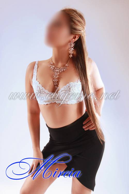 MIREIA- LLÁMAME Y GOZA DE TODO MI CUERPO TERSO Y CALIENTE