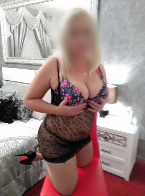 FLOR NUEVA CHICA ,SOY CANARIA FOGOSA COMILONA DE BANANAS