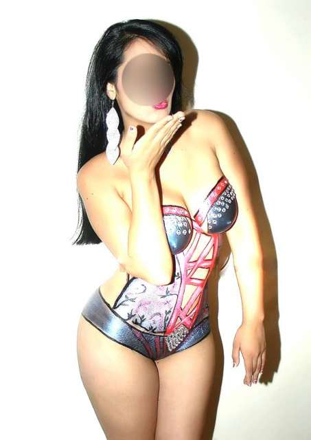 LATINA ARDIENTE__GRIEGO PROFUNDO Y MAS