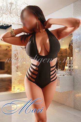 MARI- URUGUAYA DE 27 A. CON LA QUE PERDERSE EN EL PLACER