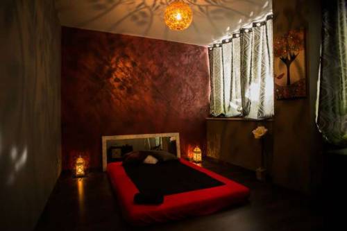 SE BUSCAN CHICAS, ALTOS INGRESOS