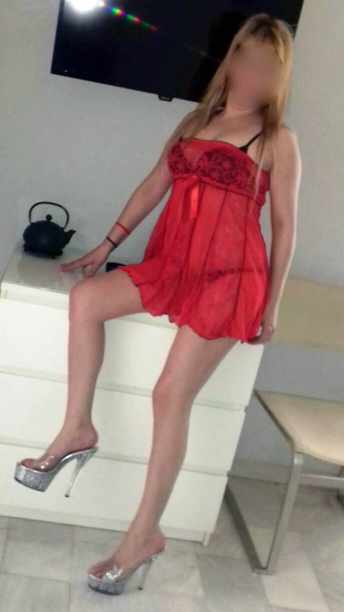 ANDALUZA TIERNA. ESPECTACULAR RECIÉN DIVORCIADA. 32 AÑOS. DE