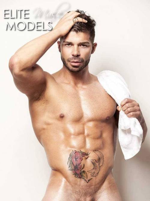 DAMIAN, ELITE MALE MODELS AGENCIA DE ACOMPAÑANTES MASCULINOS