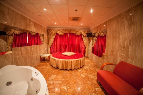 NEW HOTEL CALOR – CLUB NOCTURNO