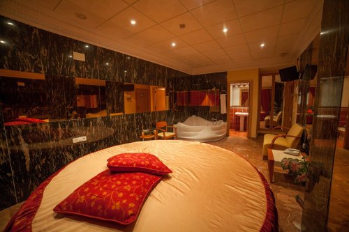 NEW HOTEL CALOR – CLUB NOCTURNO