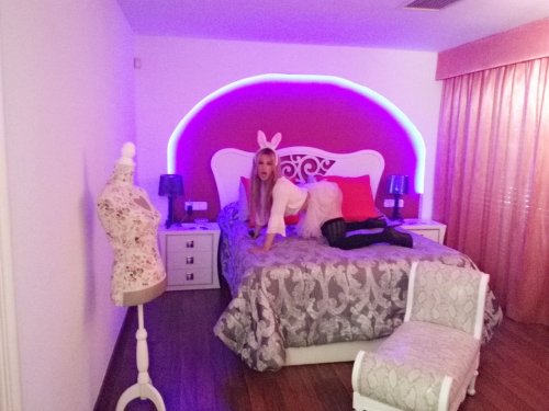 NOVEDAD EN CHALET CAMBRILS NAOMI TRAVESTI PASIVA…..JOVENCI