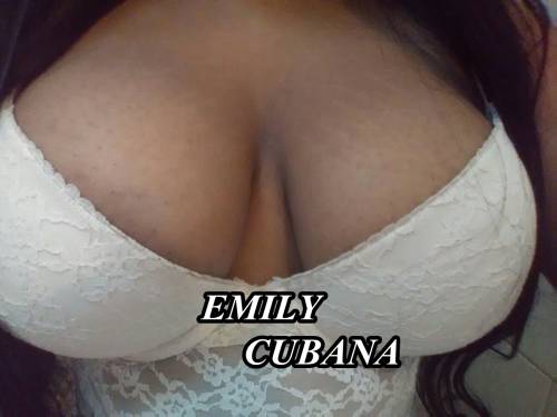 HOLA SOY EMILY CARIÑOSA DISCRETA ENROLLADA SIMPÁTICA