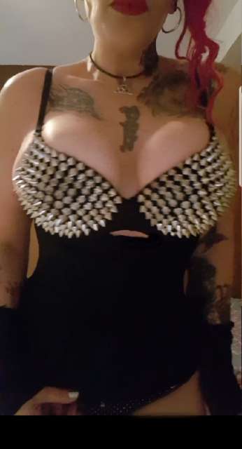 NIEVES SMITH PORNSTAR ESPAÑOLA TATUADA Y TETONA