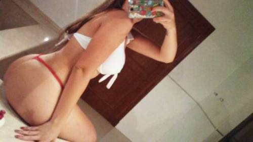 NUEVA EN EL MUNDILLO CON GANAS DE FOLLAR