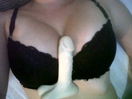 VENEZOLANA CALIENTE Y JUGUETONA