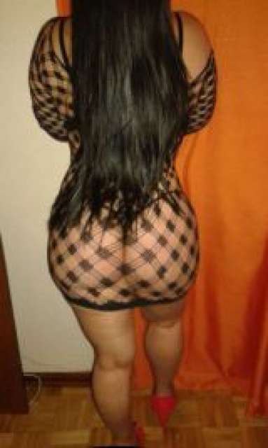 NOCHE. . . ENTERA. .