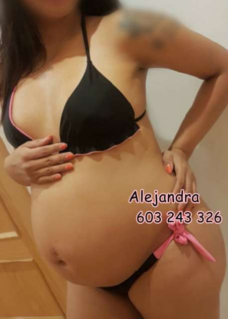 SIEMPRE MOJADA * * EMBARAZADA * *