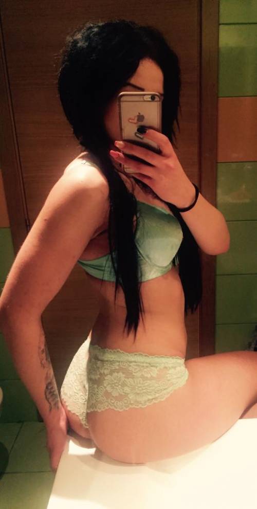 ALGUNA VEZ HAS FANTASEADO CON TENER EN TU CAMA UNA RUSA ?