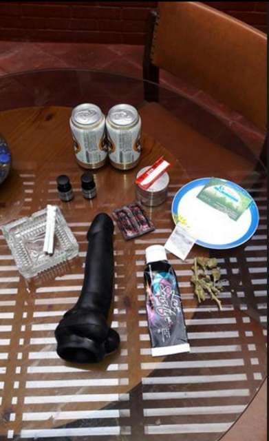 AUNTENTICA Y UNICA CON TETAS NATURALES