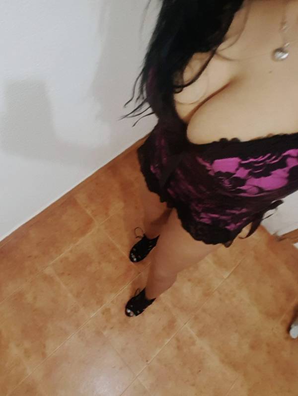 SONI MADURITA CON IMPRESIONANTE CUERPO 633715057
