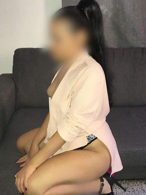 LUNA TIERNA JOVEN 21 AÑITOS INICIADA Y CON GANAS 611221099