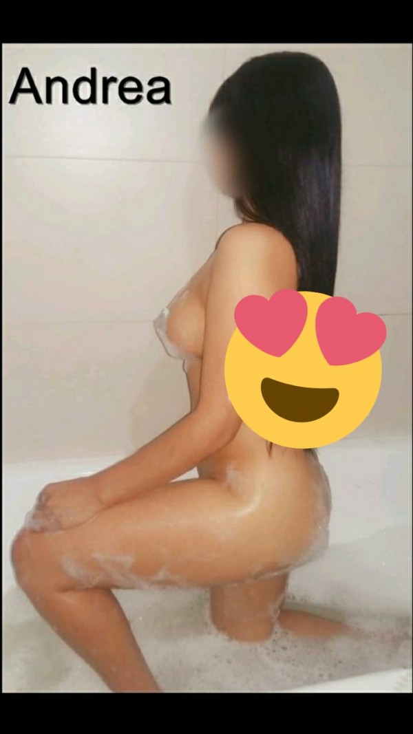 YENNI UNA BONITA JOVENCITA QUE LA CHUPA DE VICIO!! 661065758