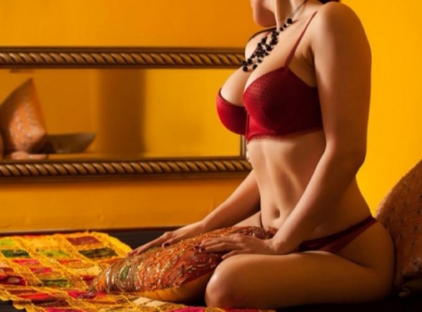 VIKI ELEGANTE Y SENSUAL MASAJISTA TANTRICA