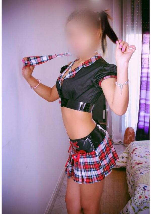 SOY CLOE COLEGIALA NOVATA SERE TU FANTASIA SEXUAL 604154927