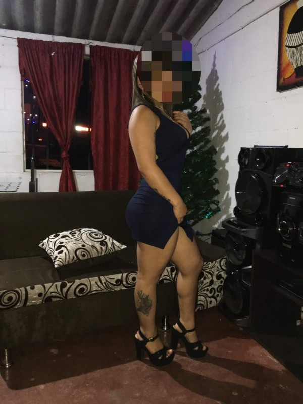 LIA TETONA COMPLACIENTE 633715057