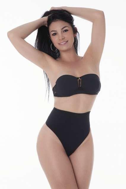 nueva eyaculacion cuerpo por la zona tetas