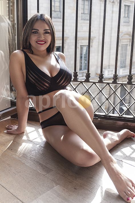 LA IMPLICACION Y SIMPATIA HECHA ESCORT