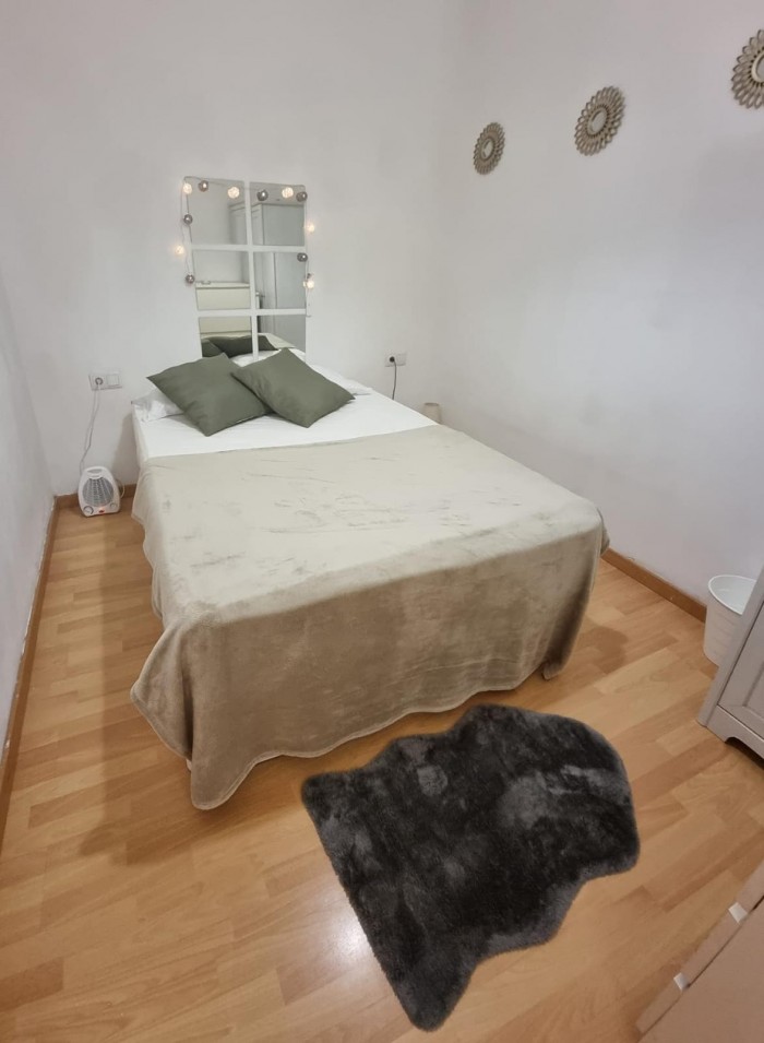 PLAZA DISPONIBLE EN CENTRO DE BARCELONA (HORARIOS