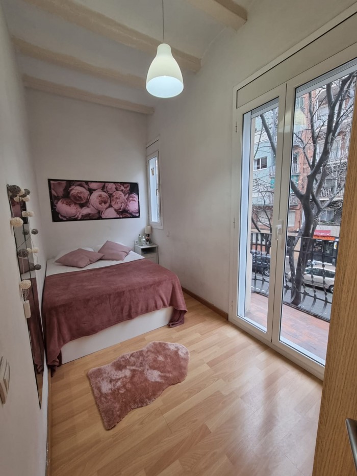 PLAZA EN CENTRO DE BARCELONA (HORARIOS O 24H)