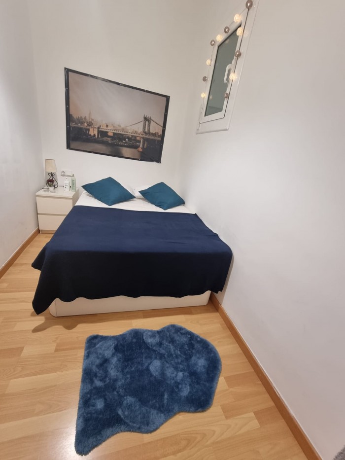 PLAZA EN CENTRO DE BARCELONA (HORARIOS O 24H)