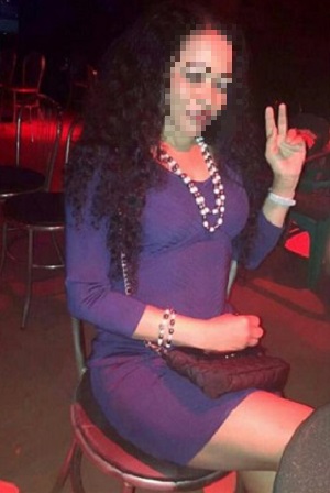 DIANA LATINA MORENA BOMBAZO Y CAÑERA