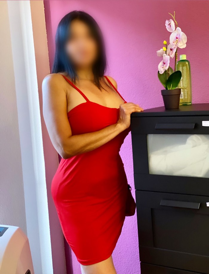 COLOMBIANA INSASIABLE, MADURITA DE 45 AÑOS