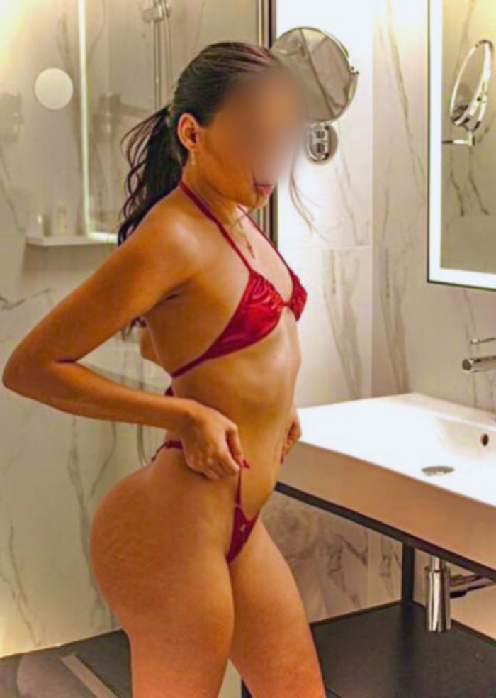 beso blanco, trato de novia, eyaculación facial.