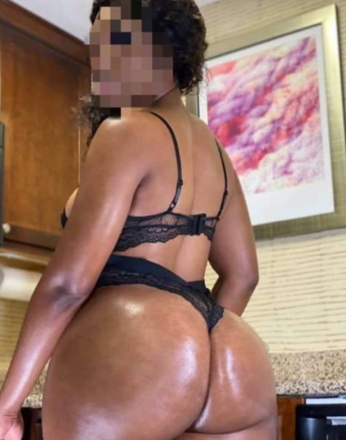 fiesta blanca muy cañera sara colombiana