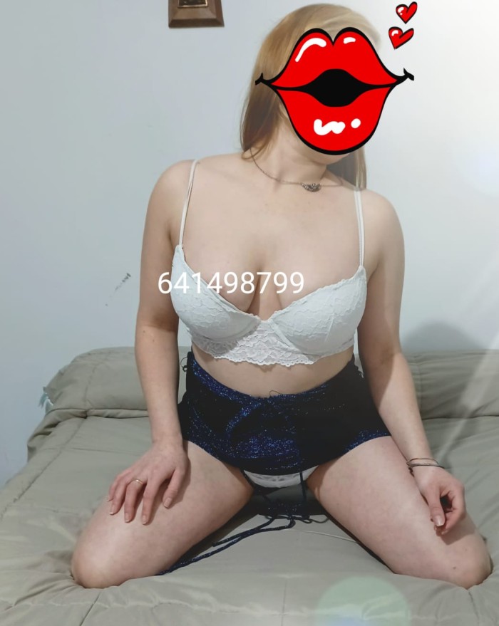 CACHONDA ESPERANDOTE. .