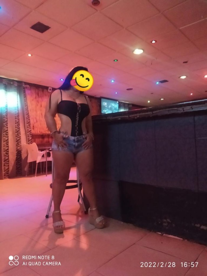 LATINA SEXY Y CALIENTE , FOLLAMOS?