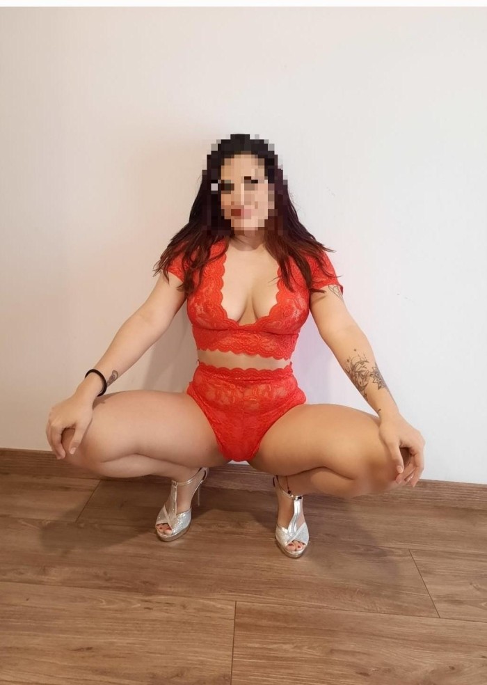 JAZMIN UNA ESPECTACULAR MORENA 24H